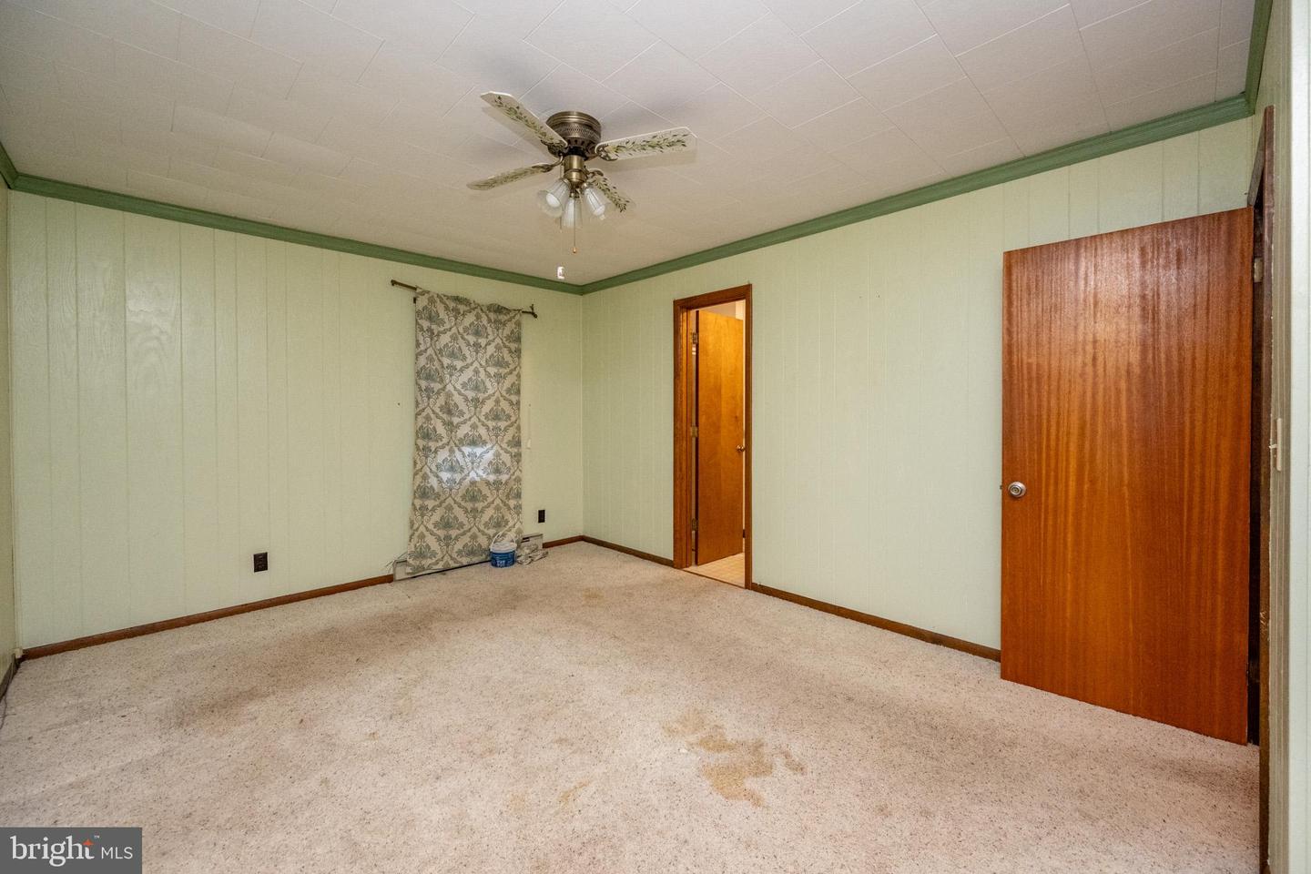 1021 E High St Property Photo 36