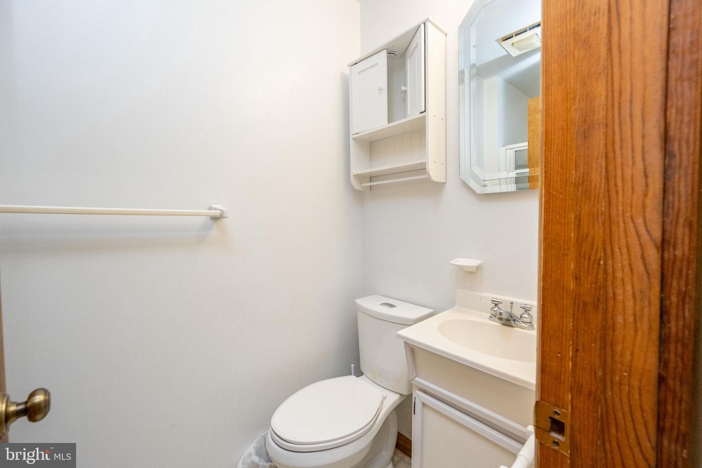 1021 E High St Property Photo 39