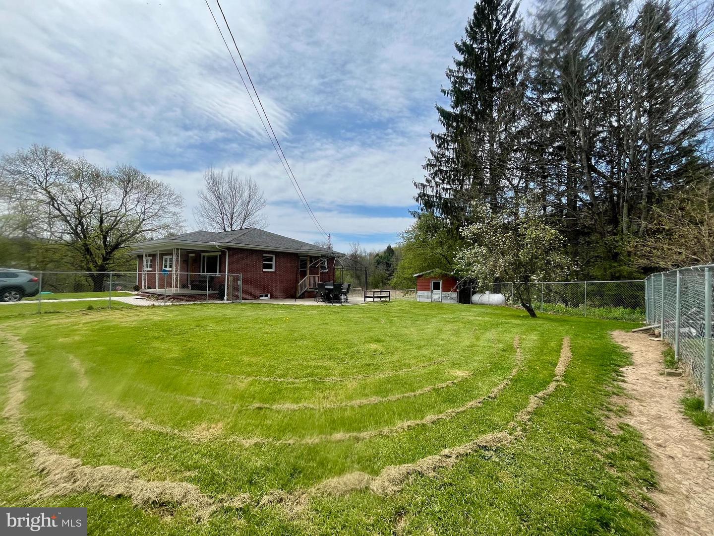 107 Shade Hollow Rd Property Photo 8