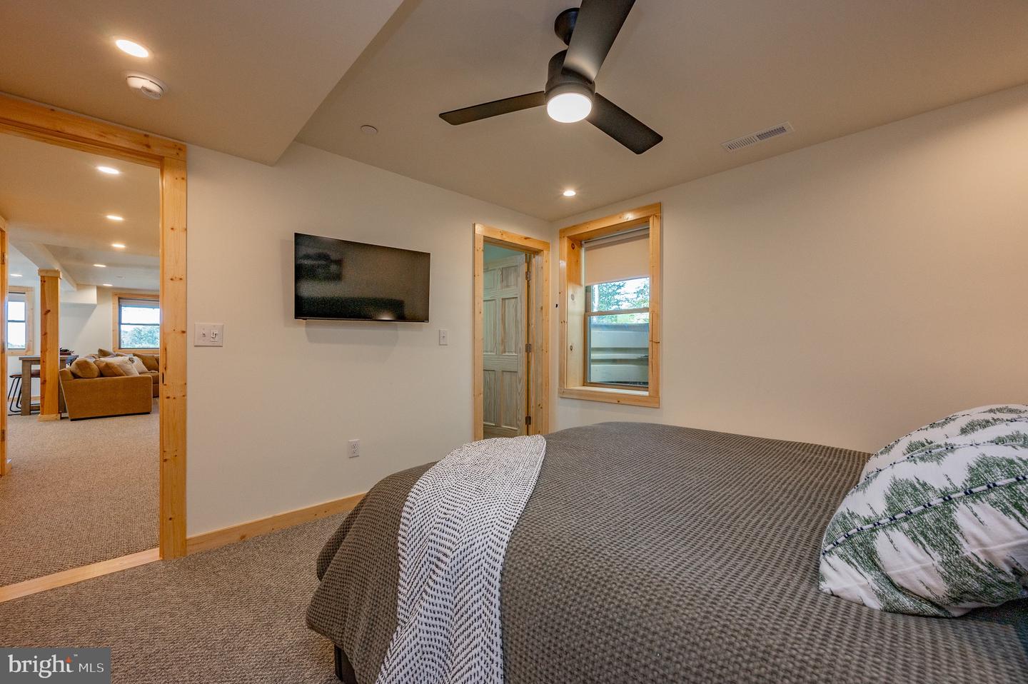 36 Irwin Way Property Photo 57