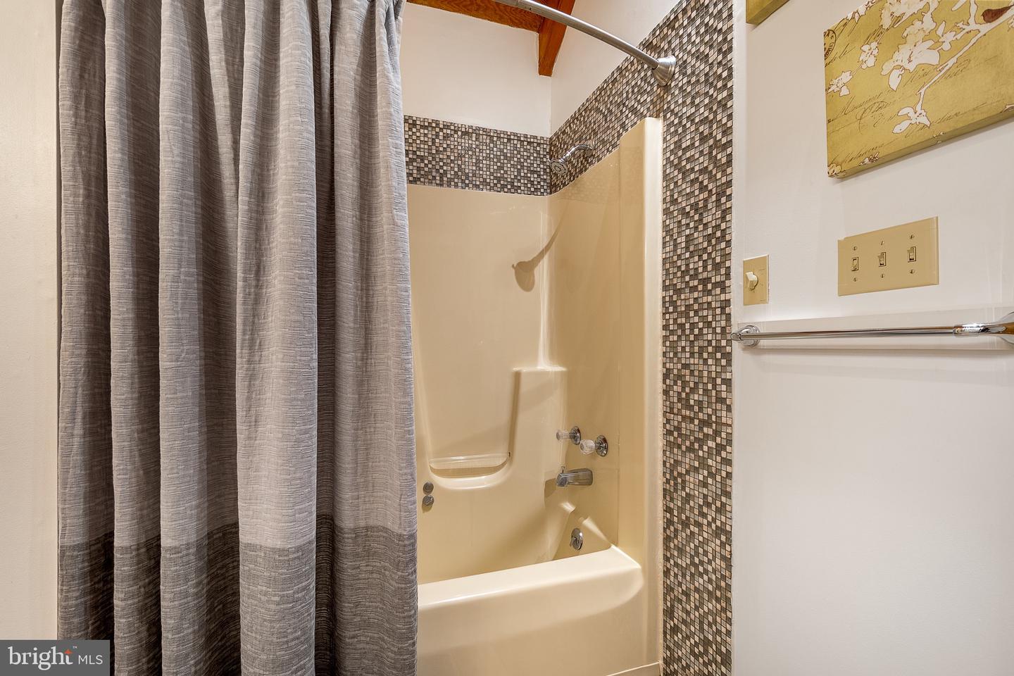 157 Jeffrey Ln #21b Property Photo 12