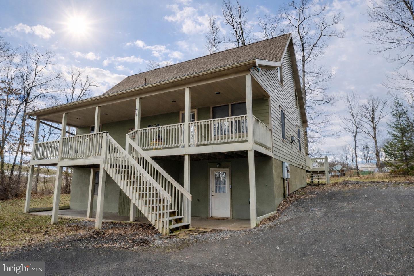 37 Sugar Maple Ln Property Photo 3