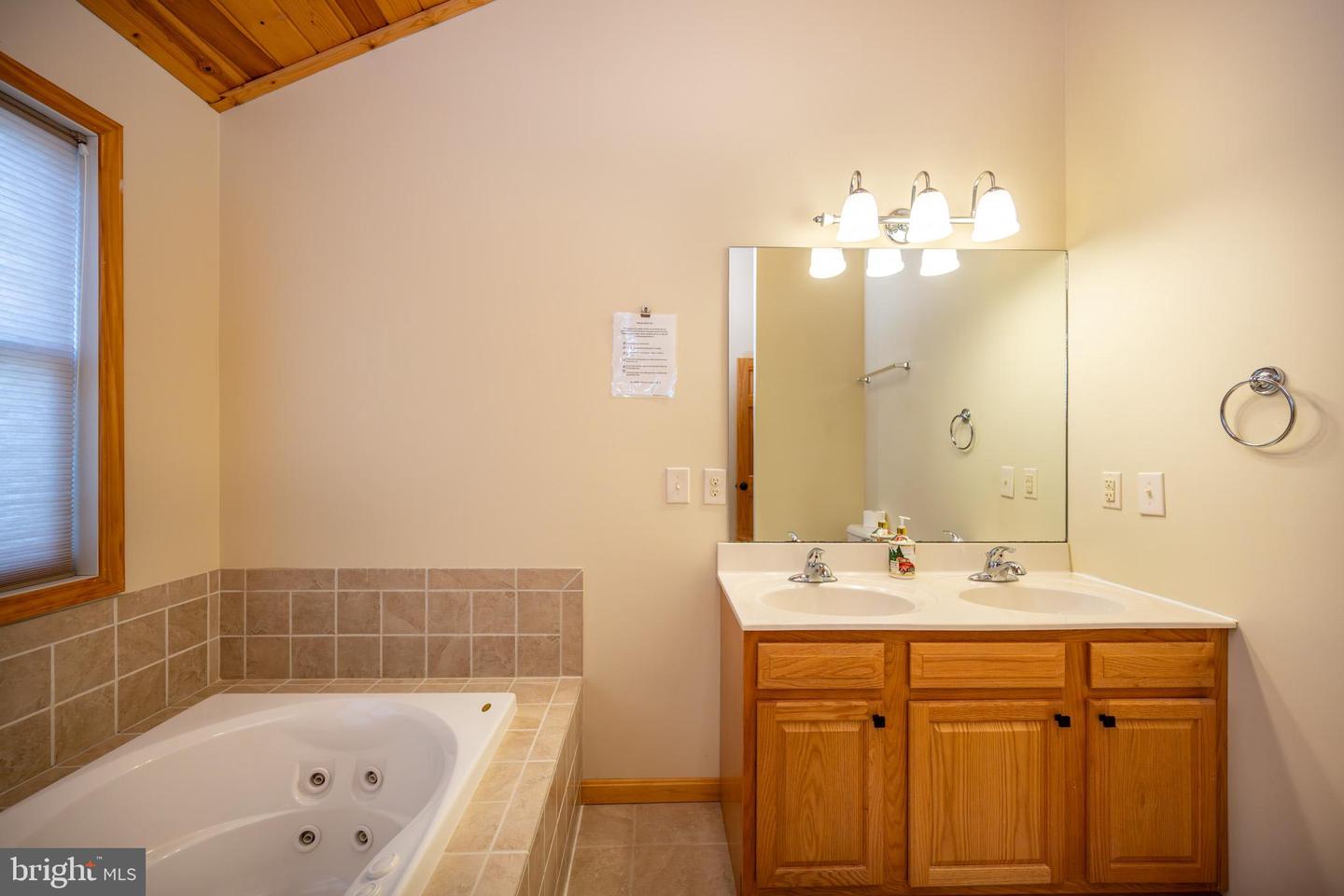 37 Sugar Maple Ln Property Photo 32