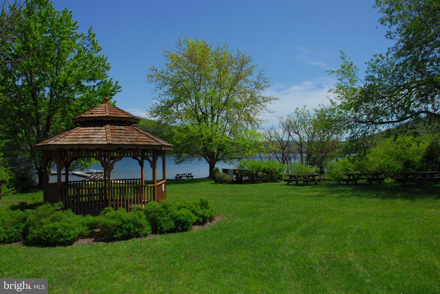 14 Winding Way #18b Property Photo 34
