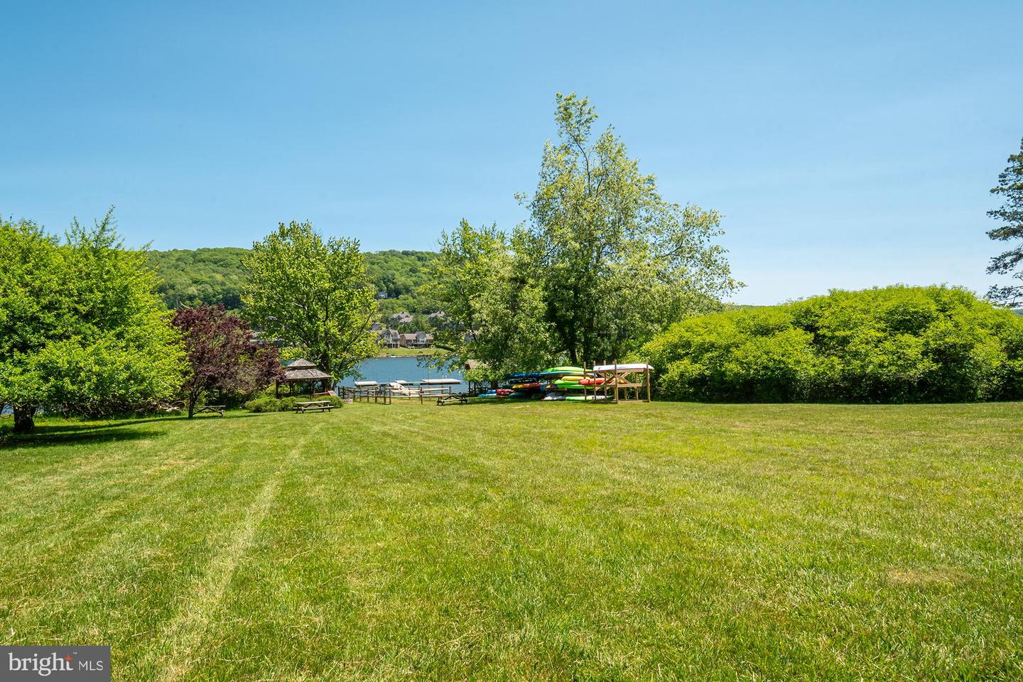 14 Winding Way #18b Property Photo 41