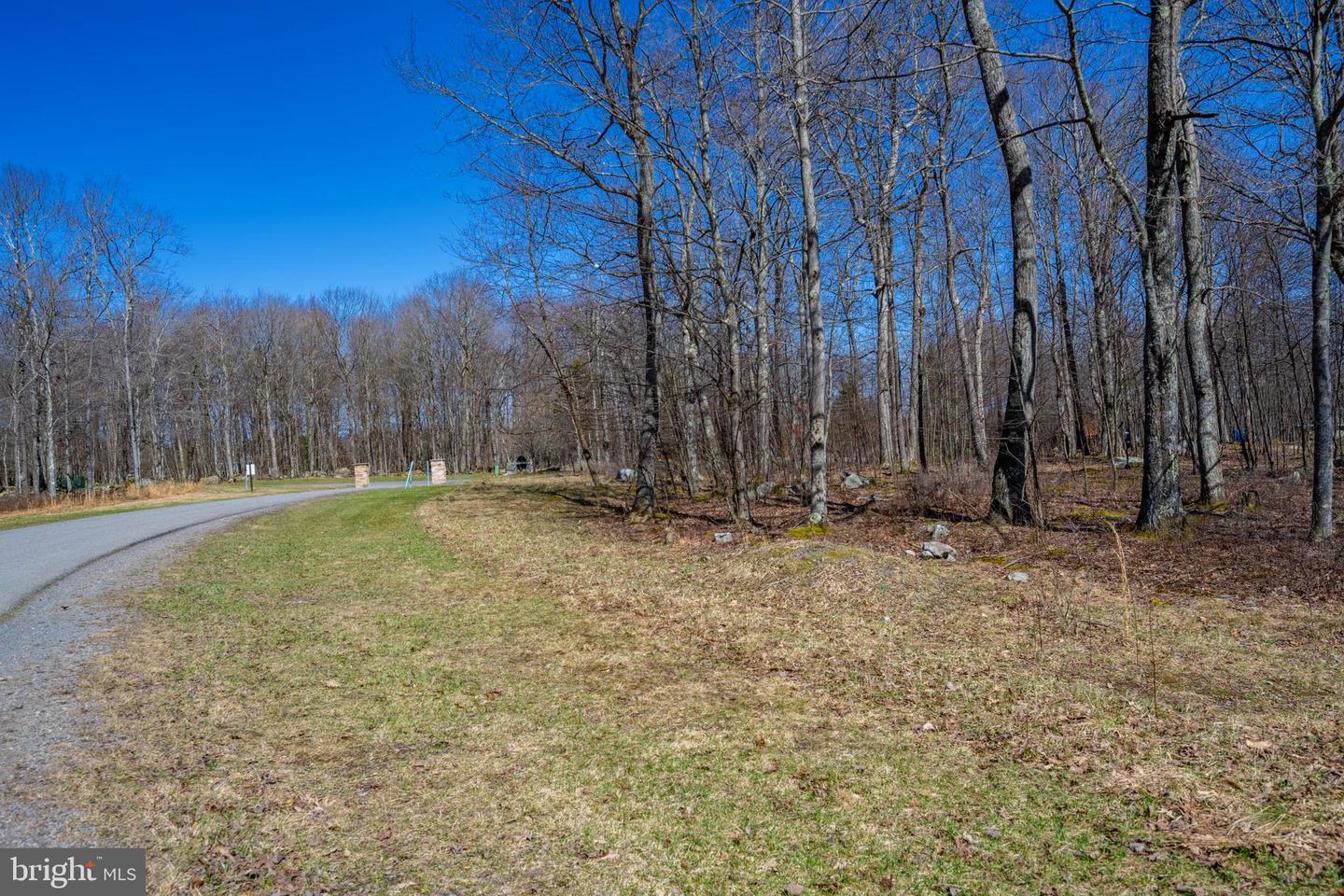 36 Fern Loop Property Photo 5