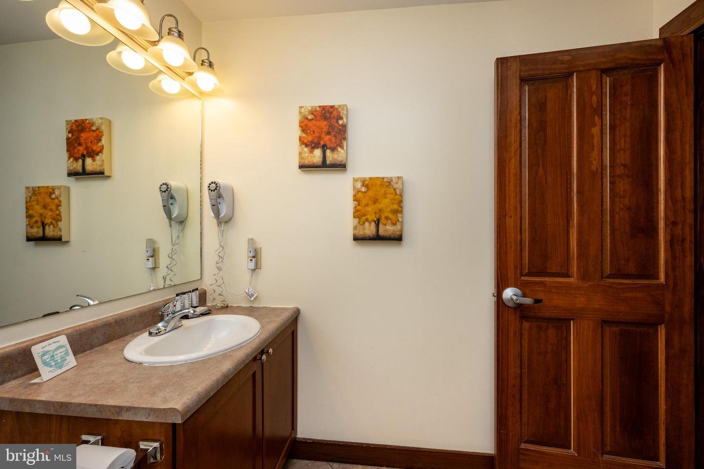 565 Glendale Rd #125 Property Photo 10