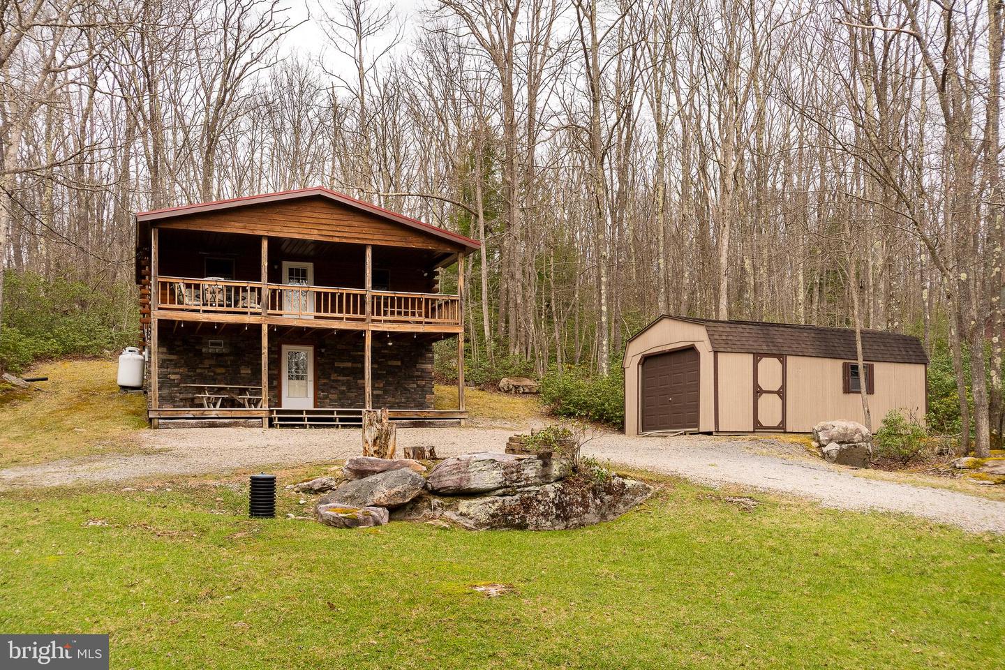 400 Bear Dr E Property Photo 3