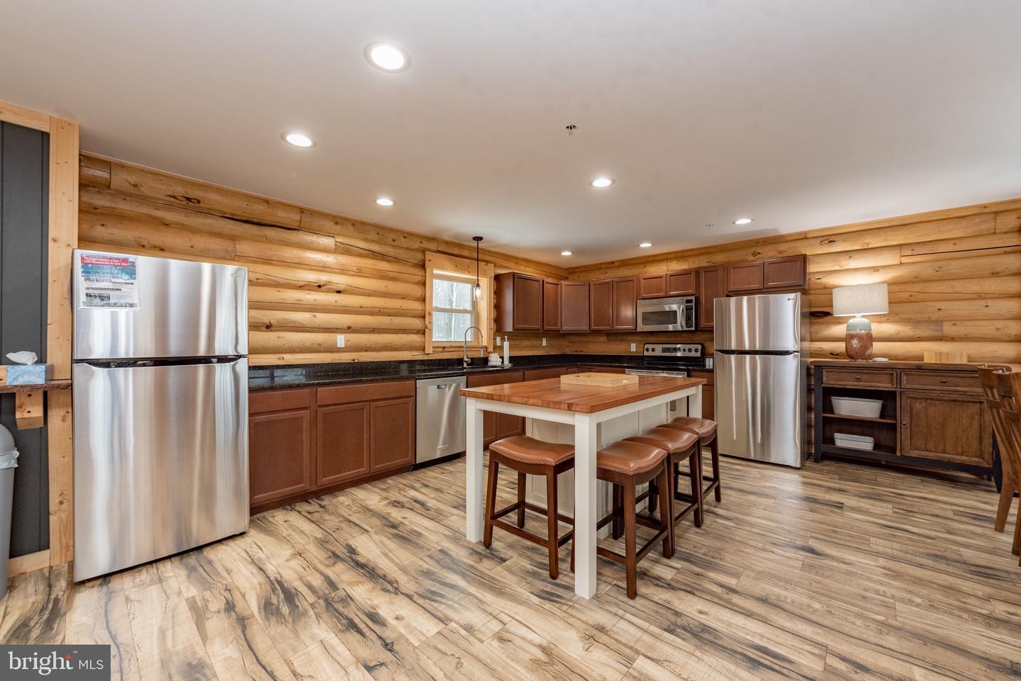 22 Taylor Ln Property Photo 9