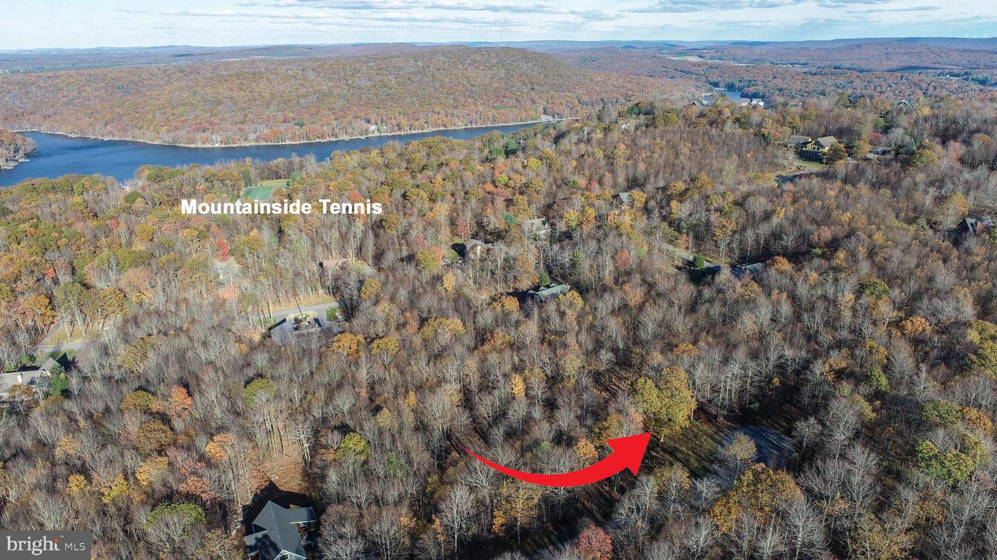 132 &132a Tarn Dr Property Photo 4