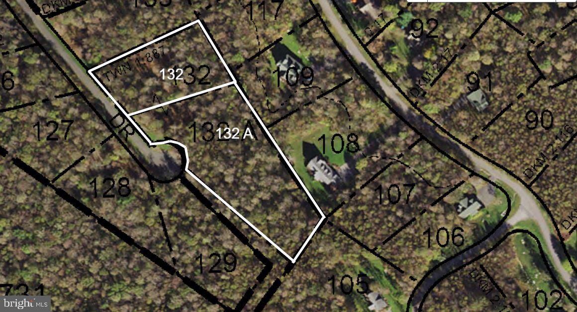 132 &132a Tarn Dr Property Photo 10