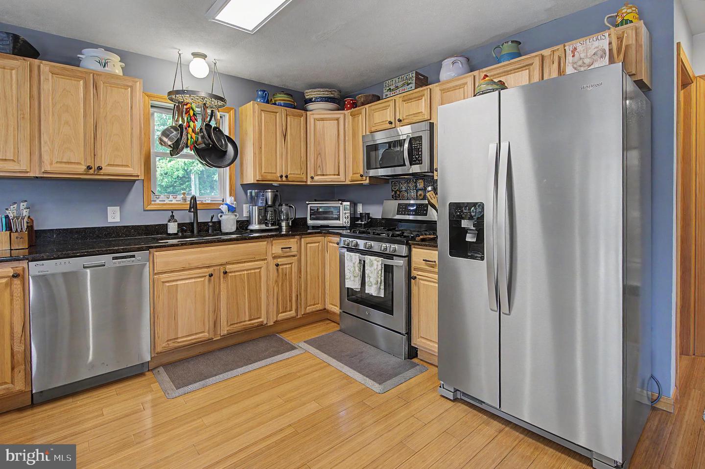 208 Smiley Face Ln Property Photo 3