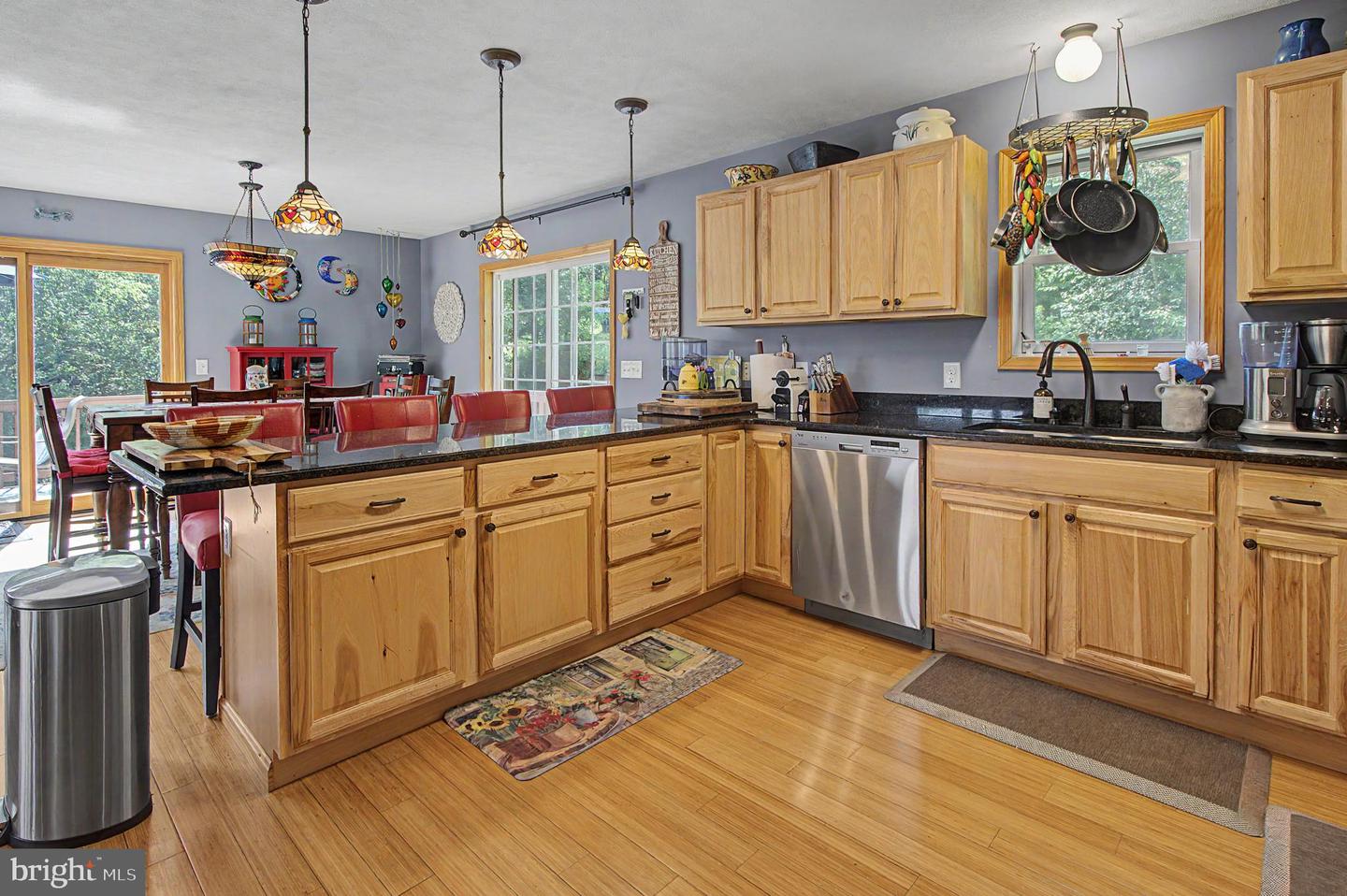 208 Smiley Face Ln Property Photo 4