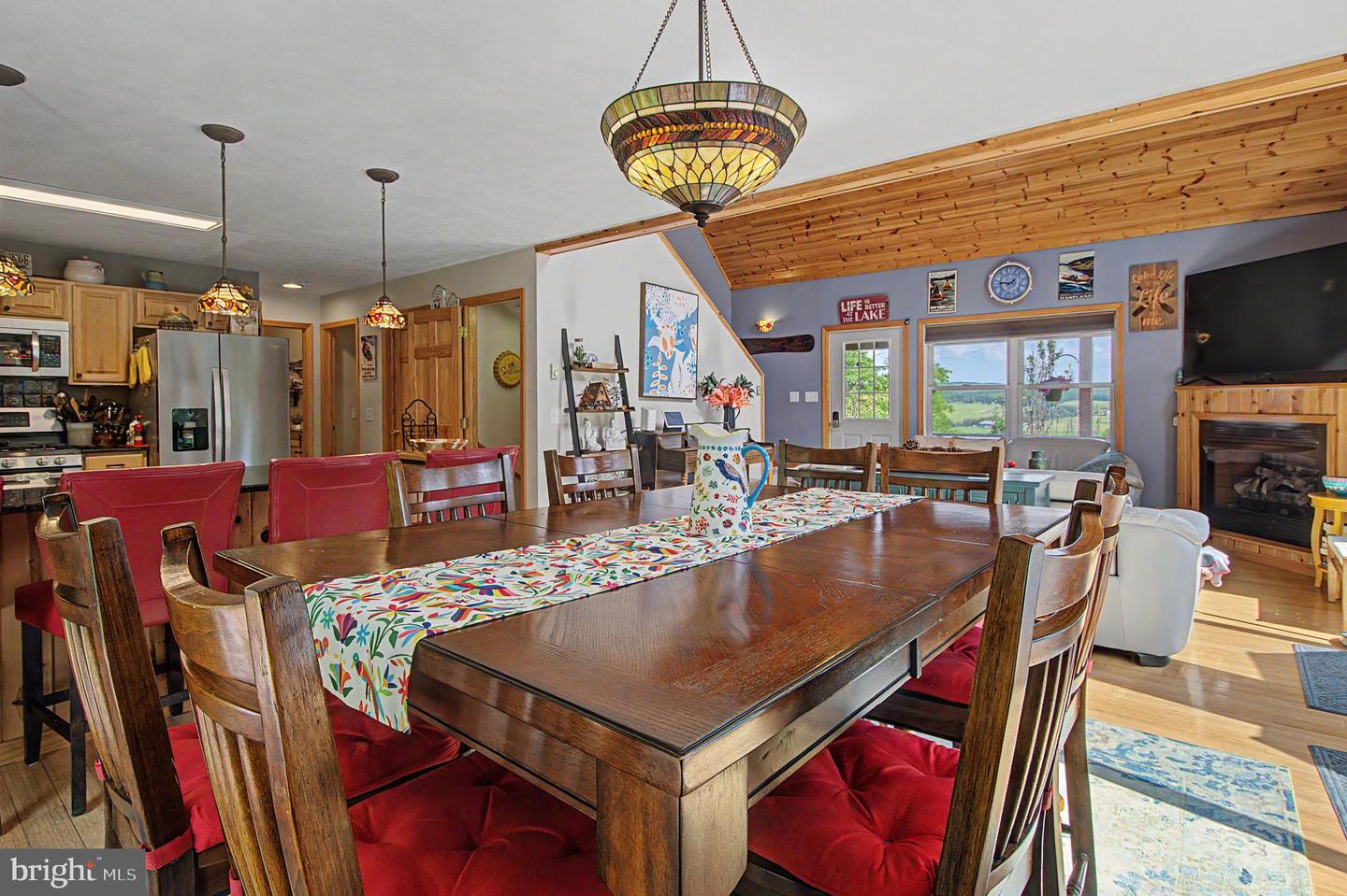 208 Smiley Face Ln Property Photo 6