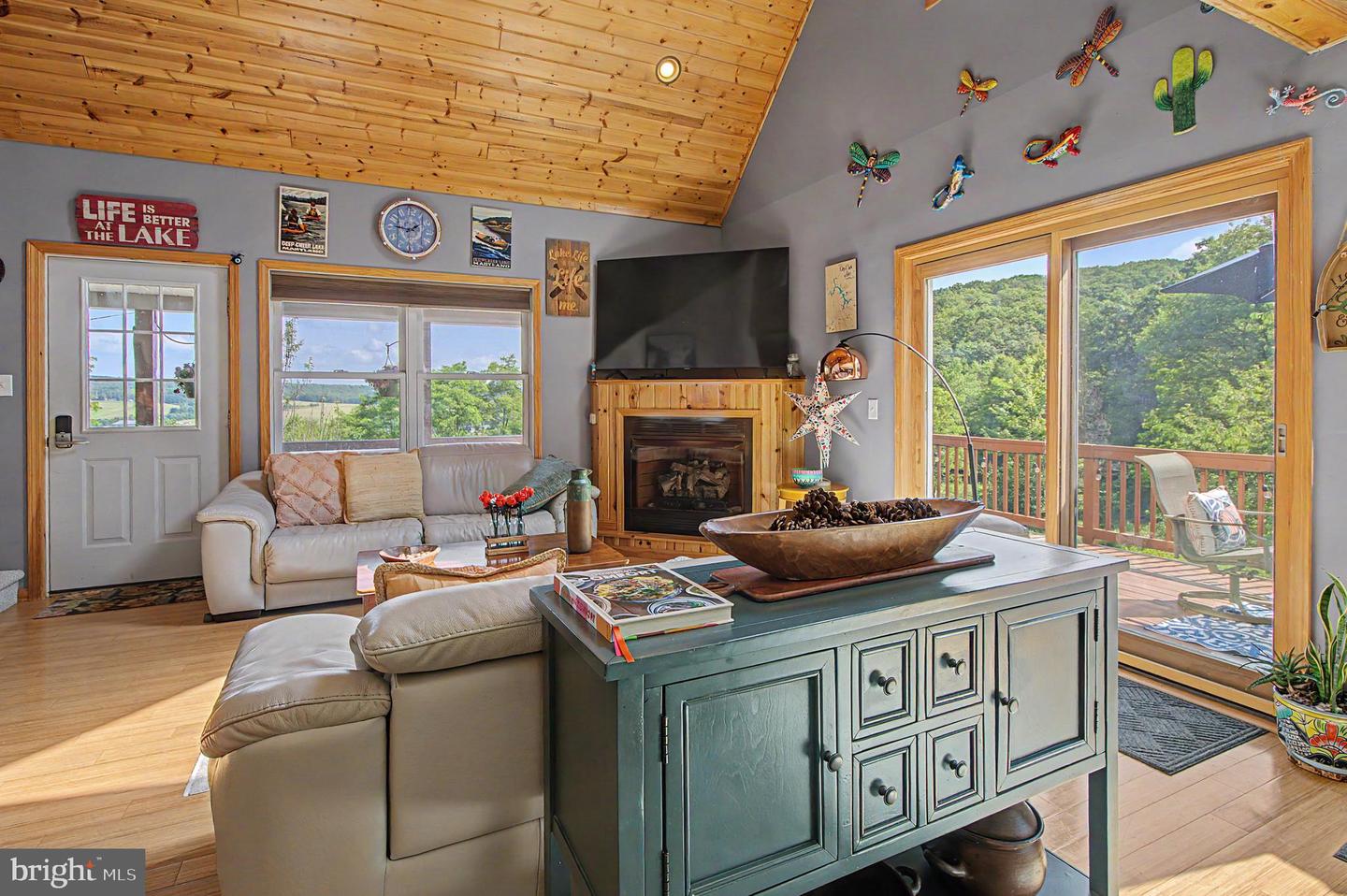 208 Smiley Face Ln Property Photo 13