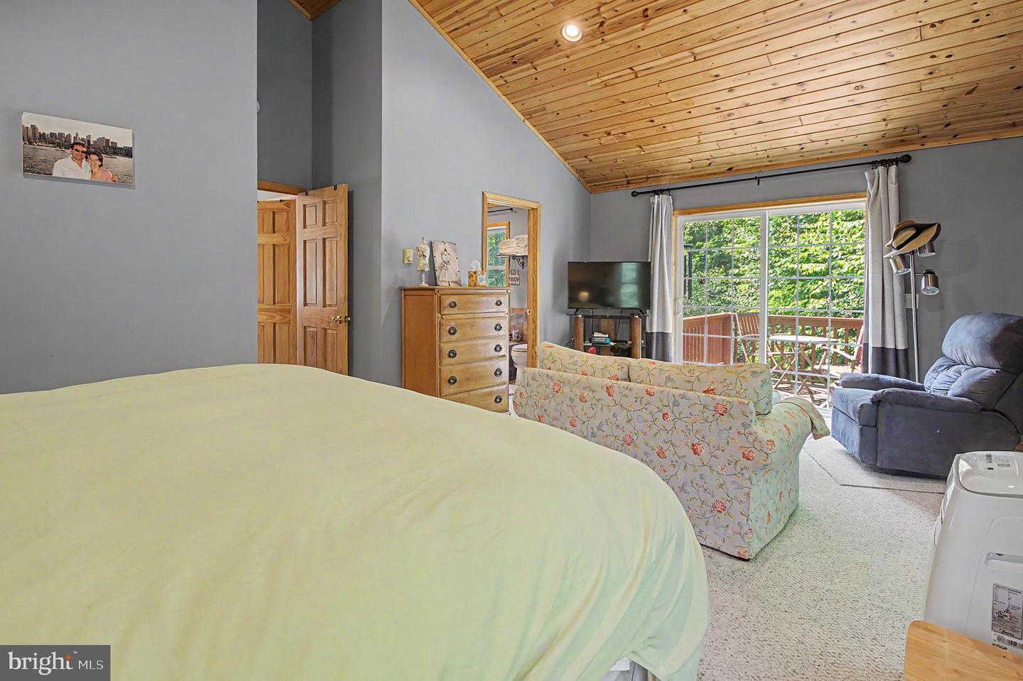 208 Smiley Face Ln Property Photo 29