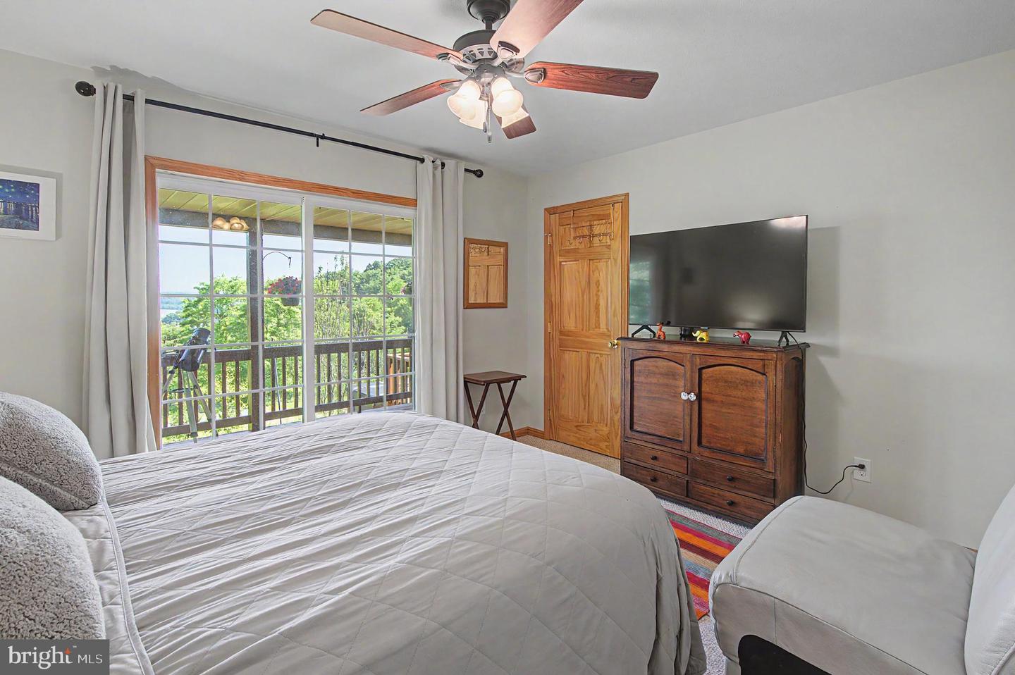 208 Smiley Face Ln Property Photo 43
