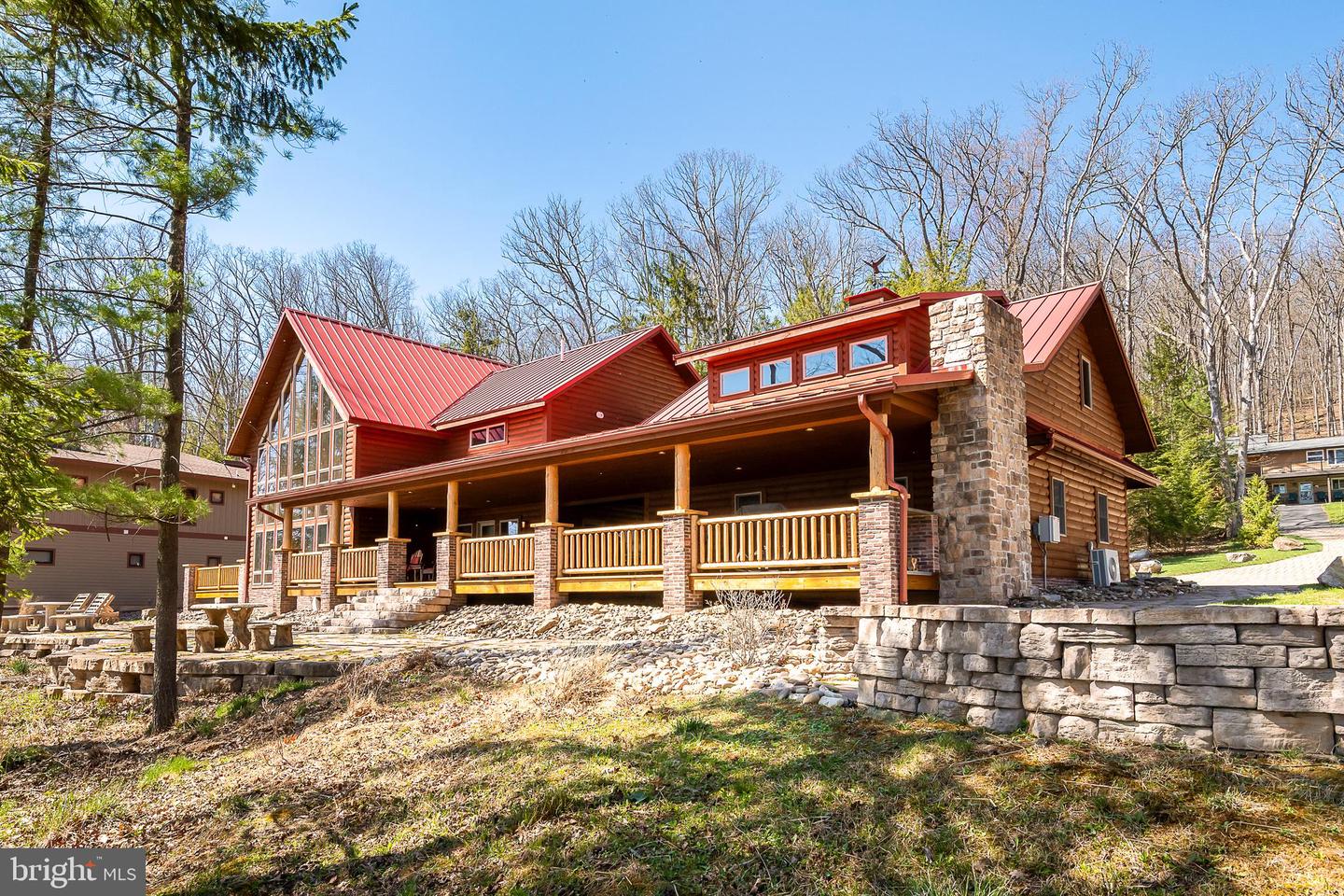 180 Glen Cove Rd Property Photo 6