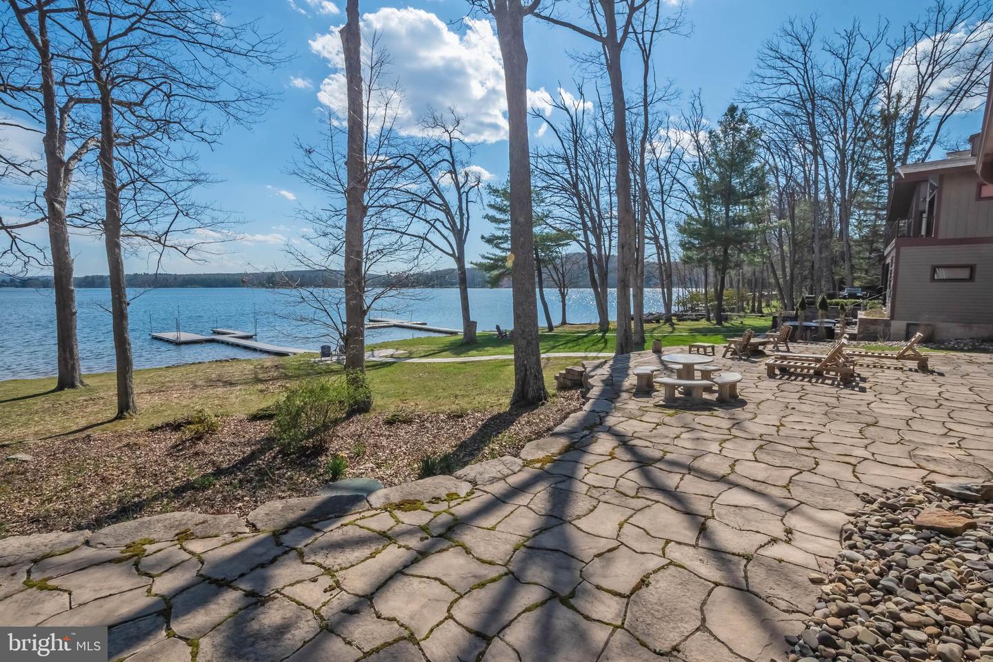180 Glen Cove Rd Property Photo 12