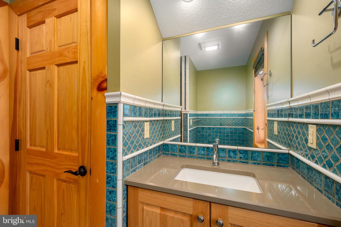 180 Glen Cove Rd Property Photo 68