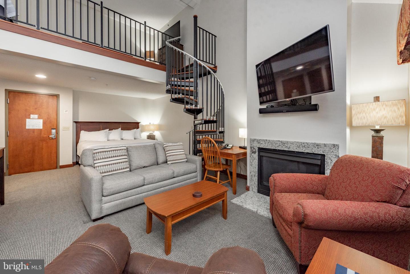 565 Glendale Rd #306 Property Photo 5