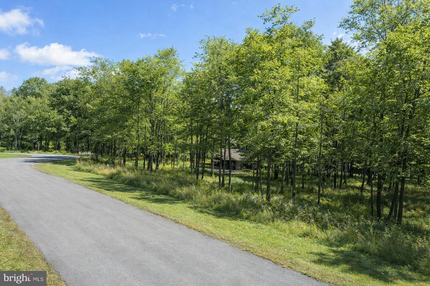 42 Sandstone Cir Property Photo 2