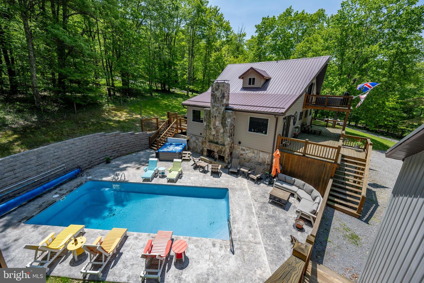 2250 HOYES RUN RD