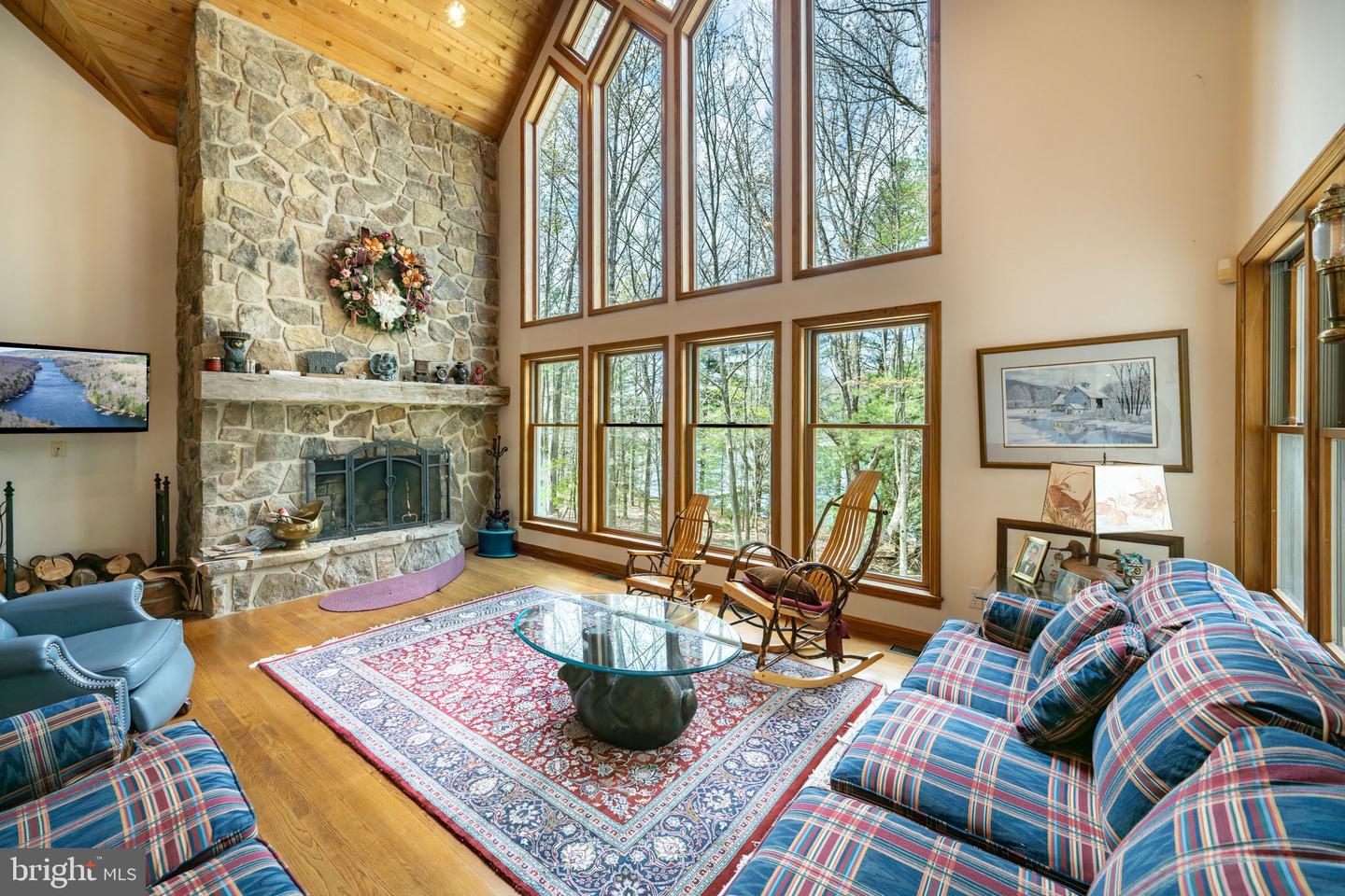389 Sawmill Hollow Rd Property Photo 4