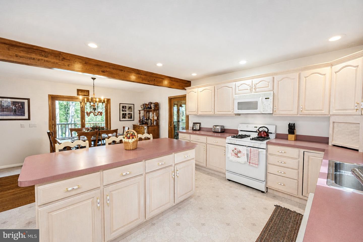 389 Sawmill Hollow Rd Property Photo 11