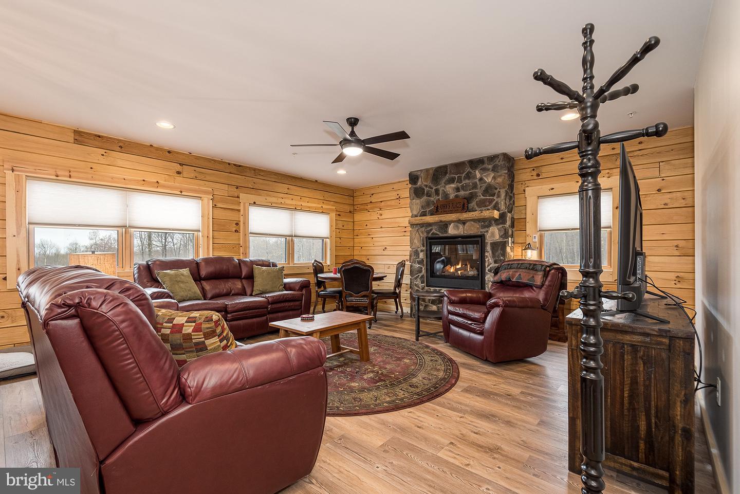 50 Blue Mountain View Property Photo 9
