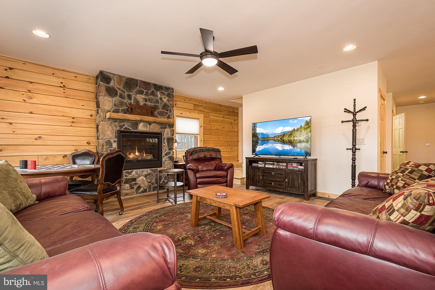 50 Blue Mountain View Property Photo 10