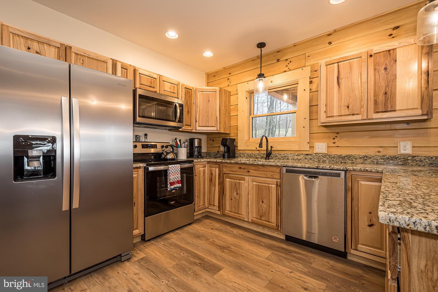 50 Blue Mountain View Property Photo 13