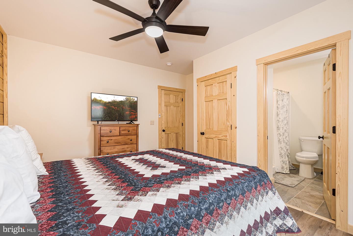 50 Blue Mountain View Property Photo 19