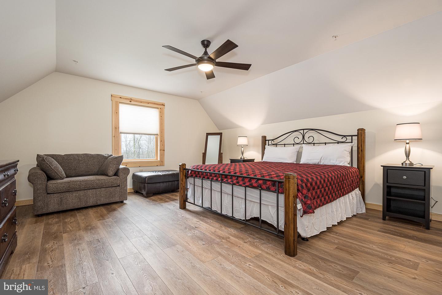 50 Blue Mountain View Property Photo 20