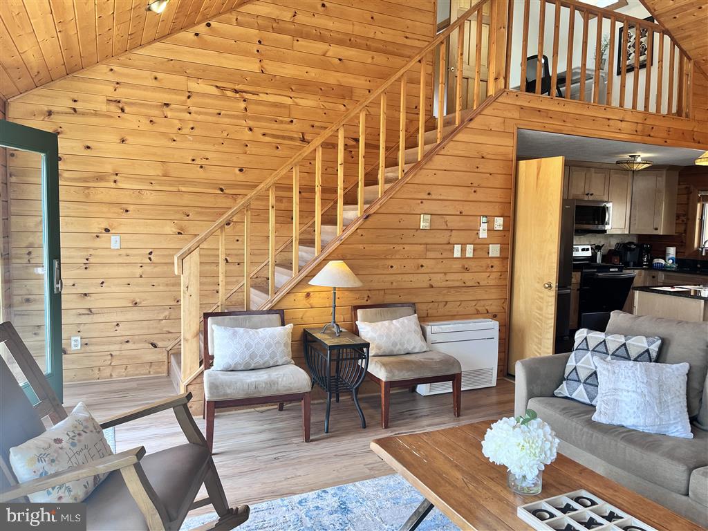 127 Paradise Hts Property Photo 3