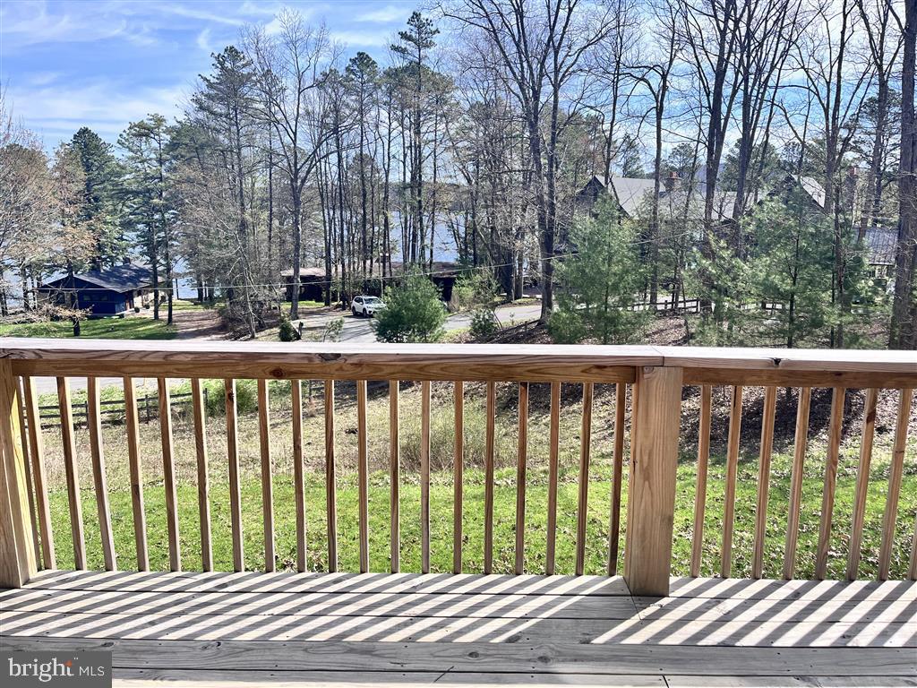 127 Paradise Hts Property Photo 4