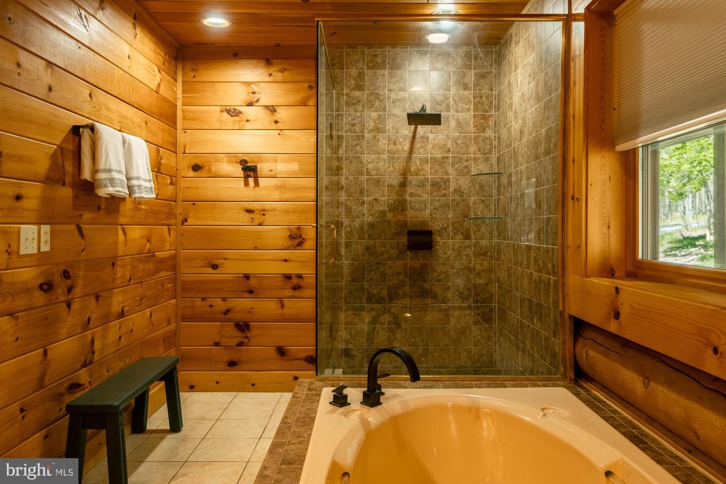 425 Hines Dr Property Photo 31