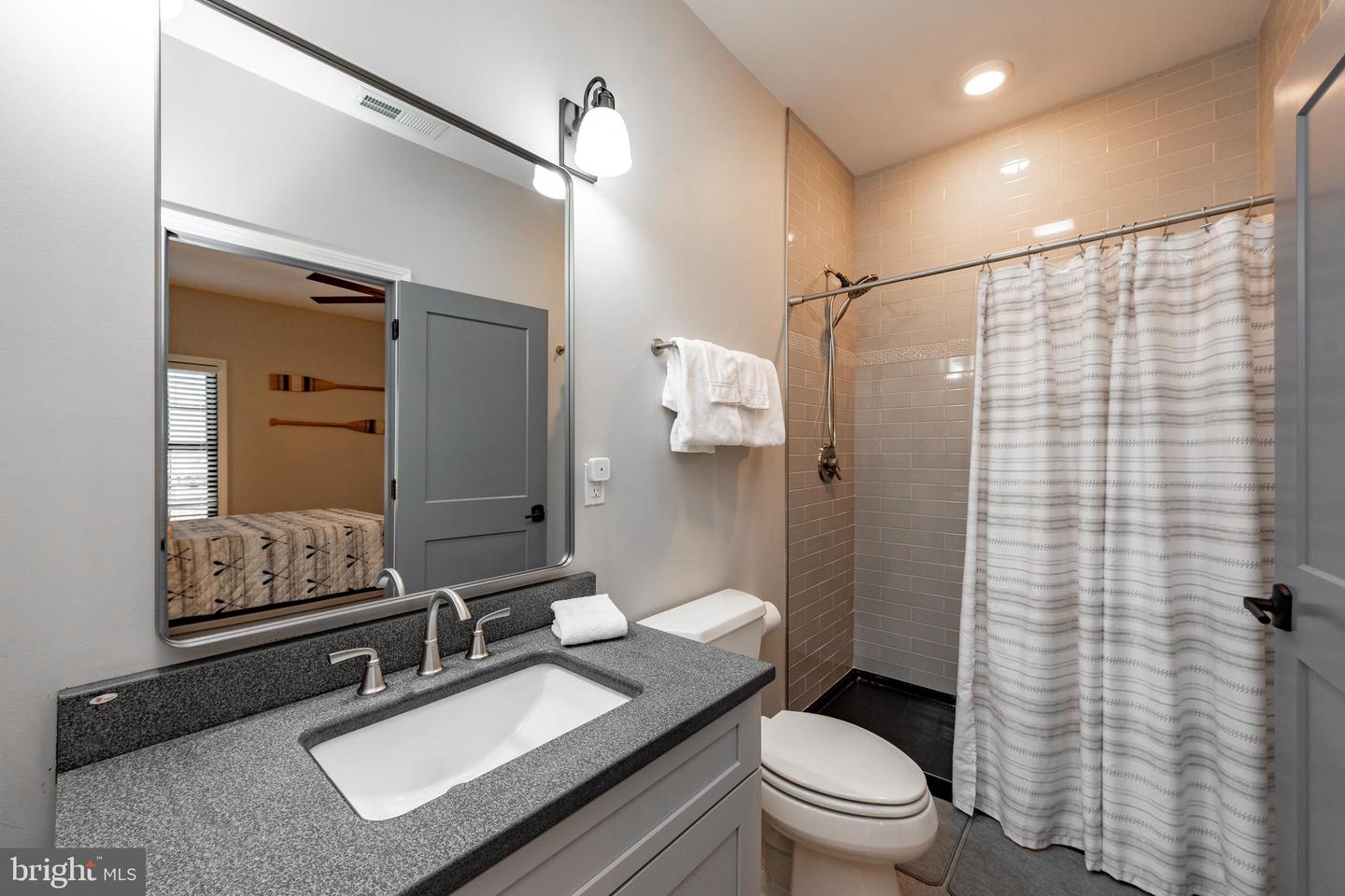 220 Biltmore Vw Property Photo 28
