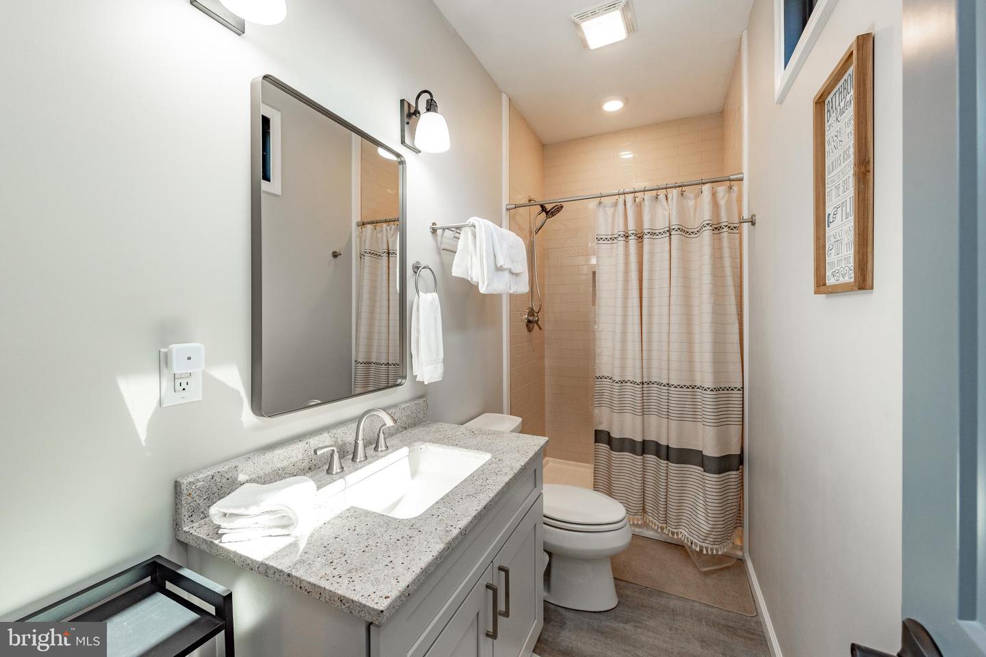220 Biltmore Vw Property Photo 44