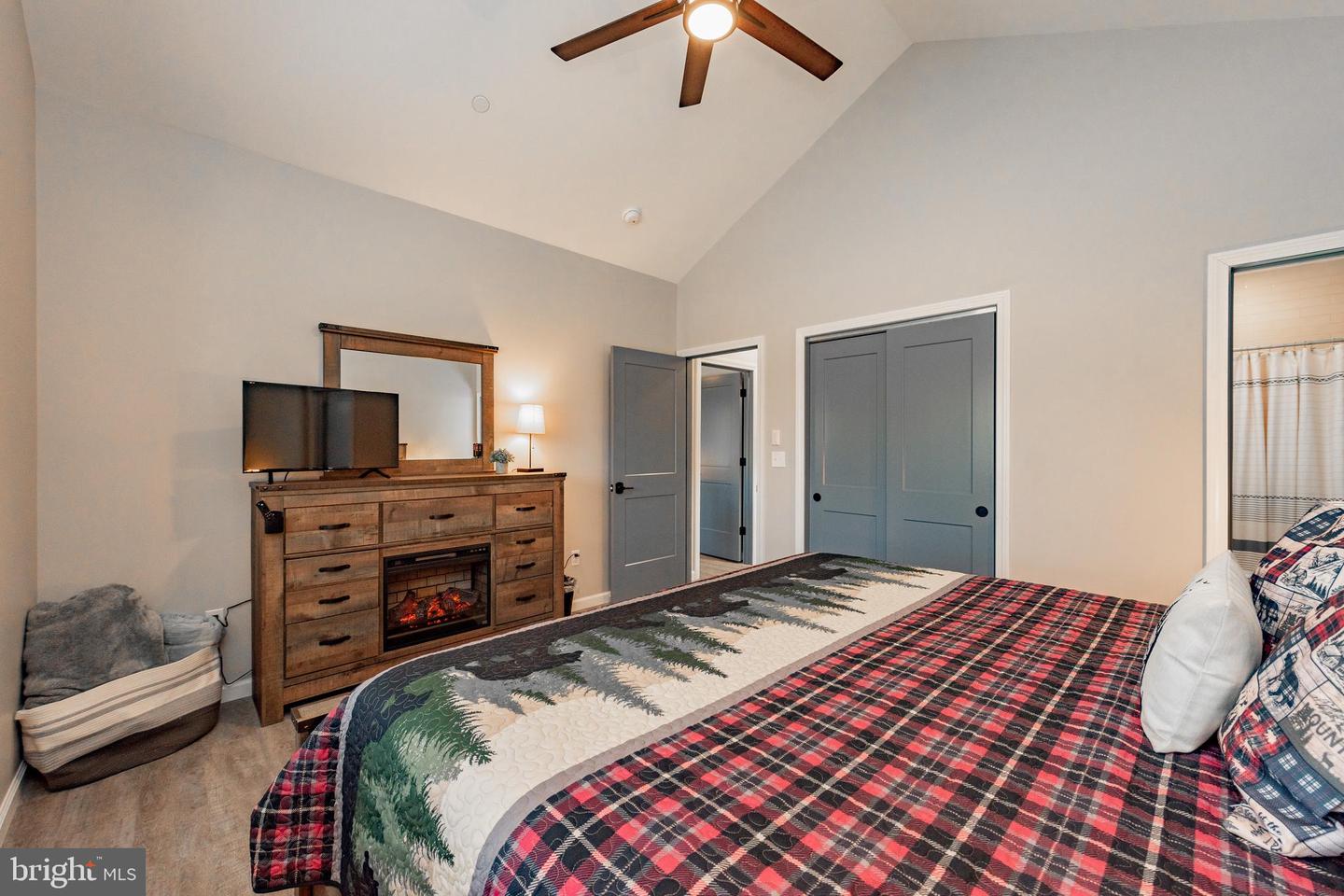 220 Biltmore Vw Property Photo 45