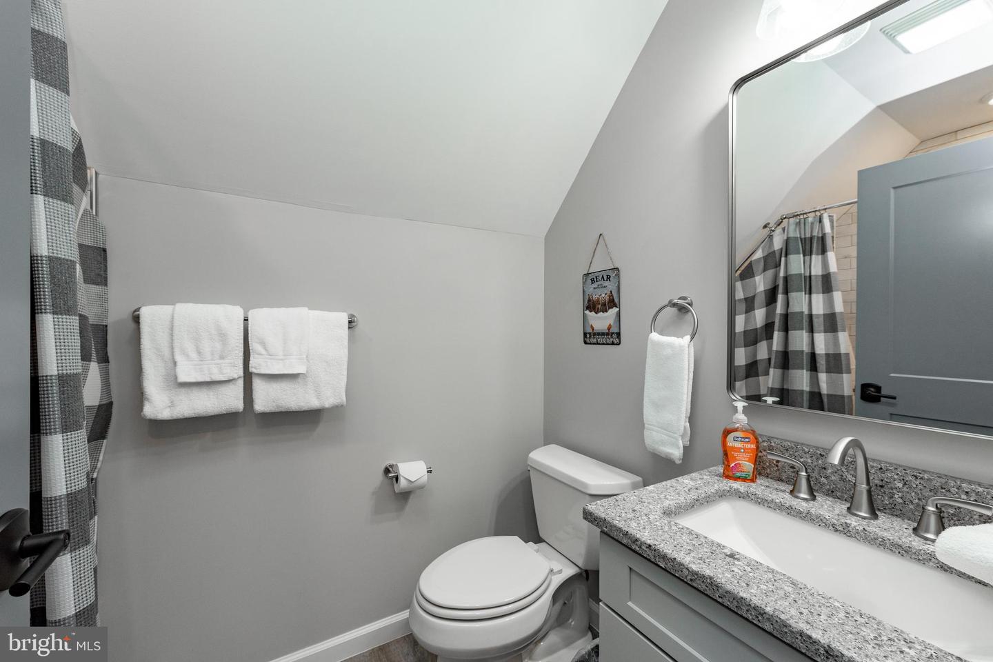 220 Biltmore Vw Property Photo 49