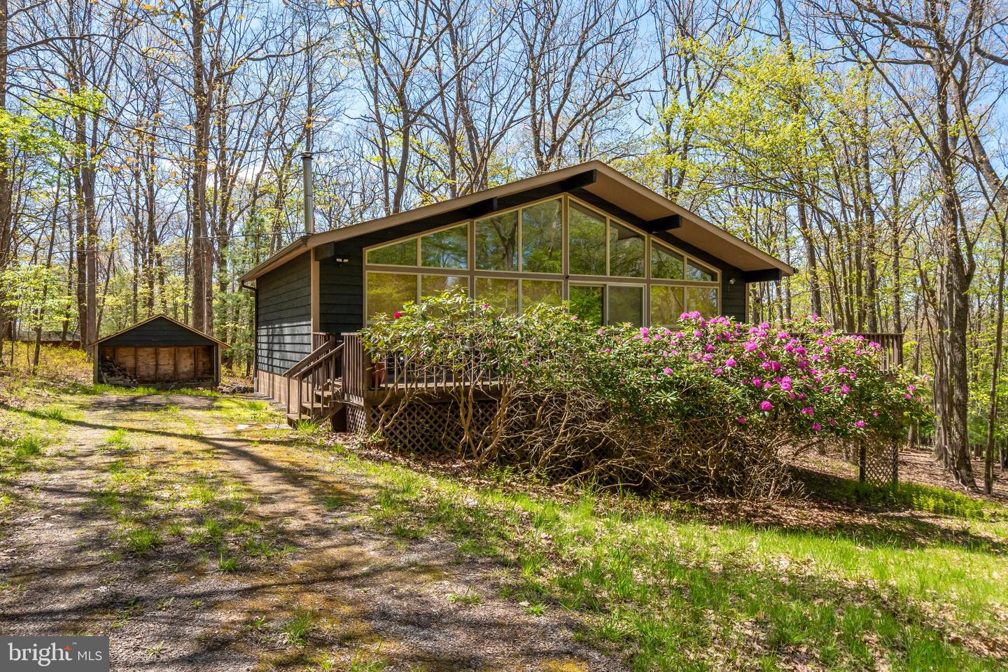 365 Ridge Rd Property Photo 2