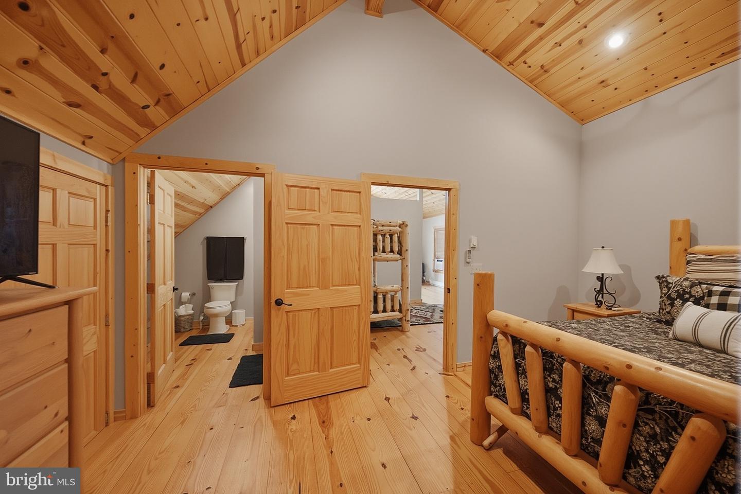 670 Woodlands Hill Ln Property Photo 58