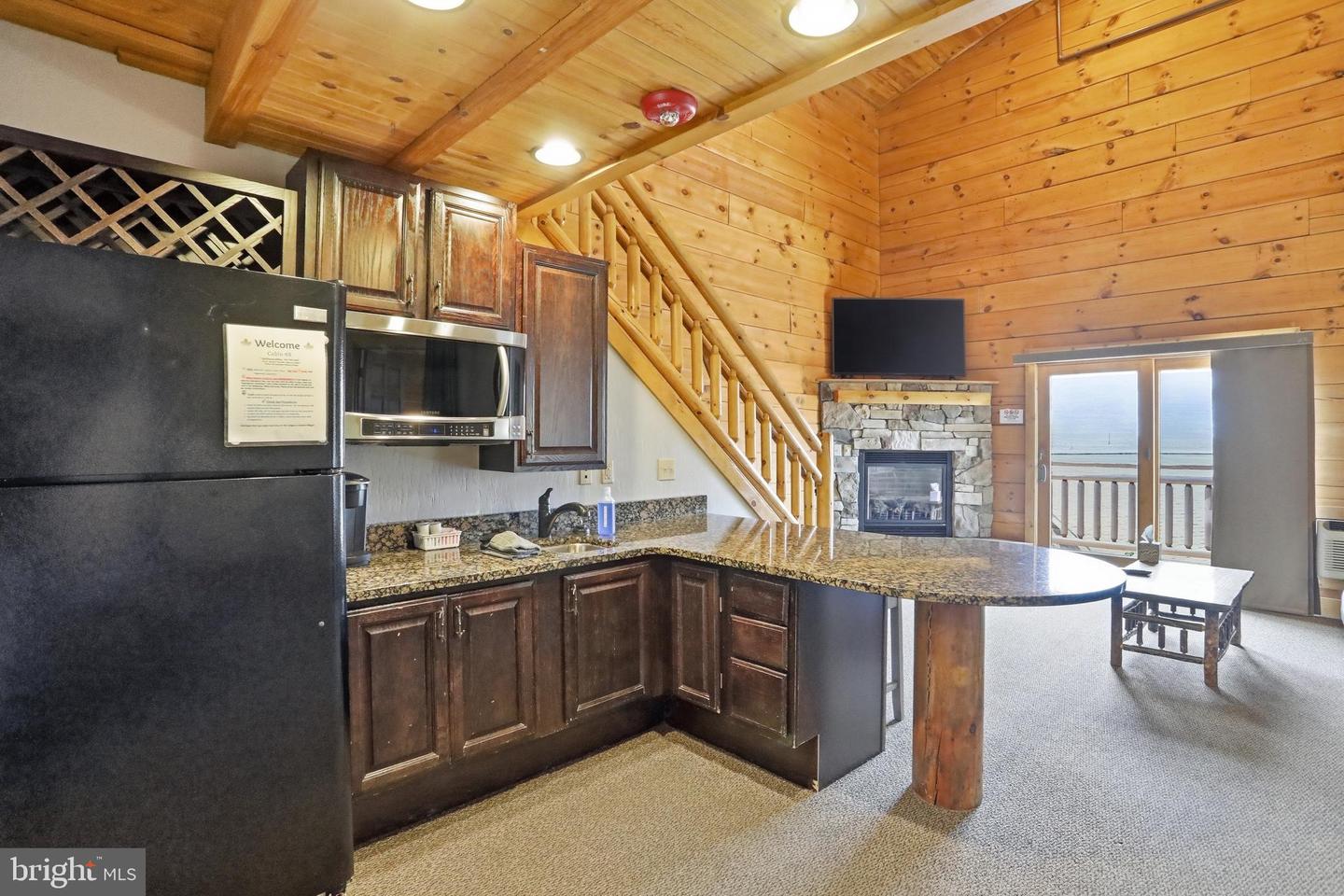 235 Cabin Lodge Rd Property Photo 3