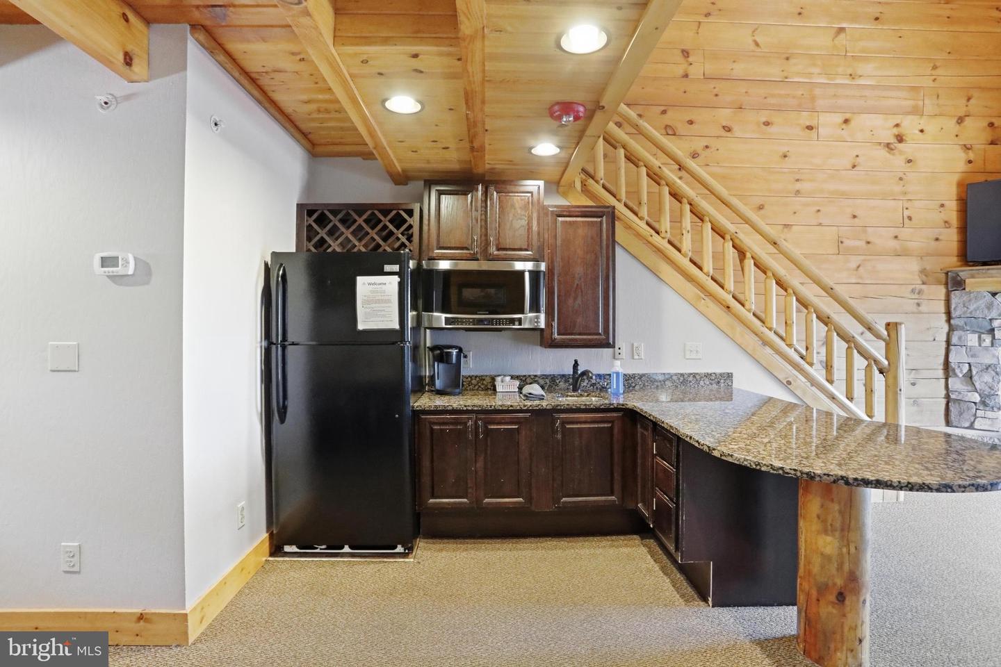 235 Cabin Lodge Rd Property Photo 6