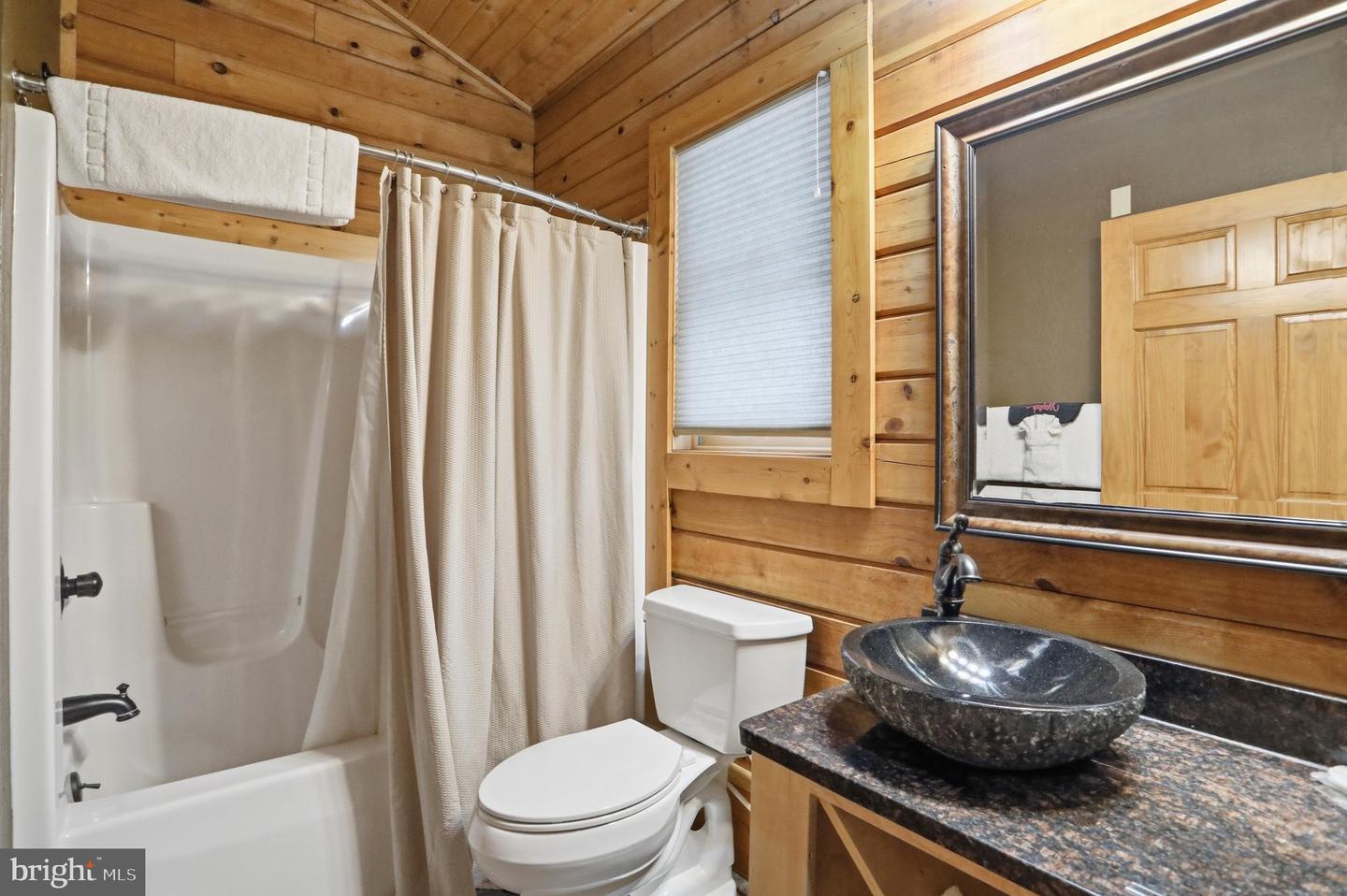 285 Cabin Lodge Rd Property Photo 5