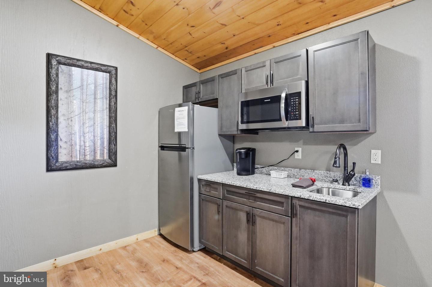 27 Grandview Blvd Property Photo 4