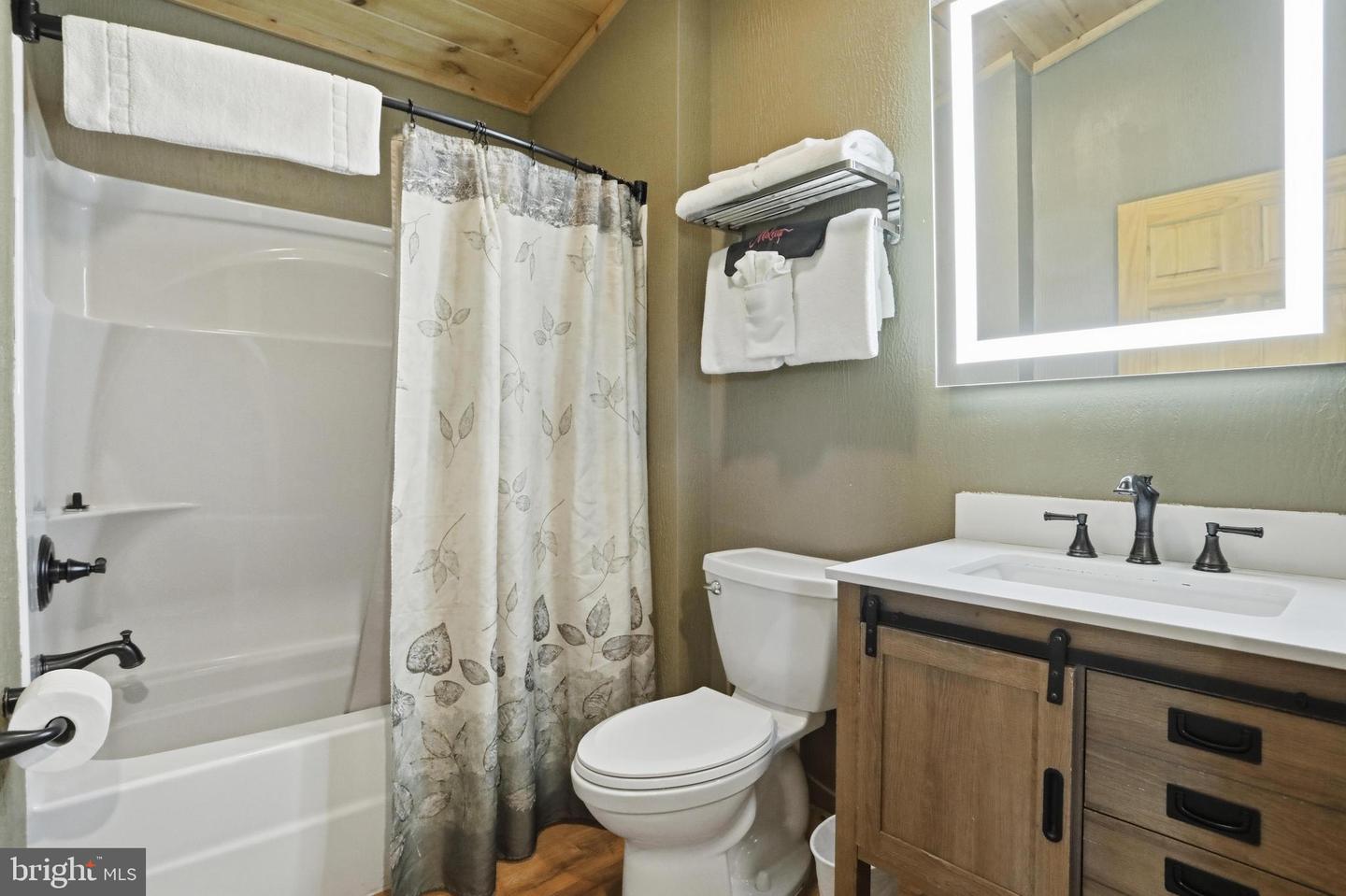 27 Grandview Blvd Property Photo 5