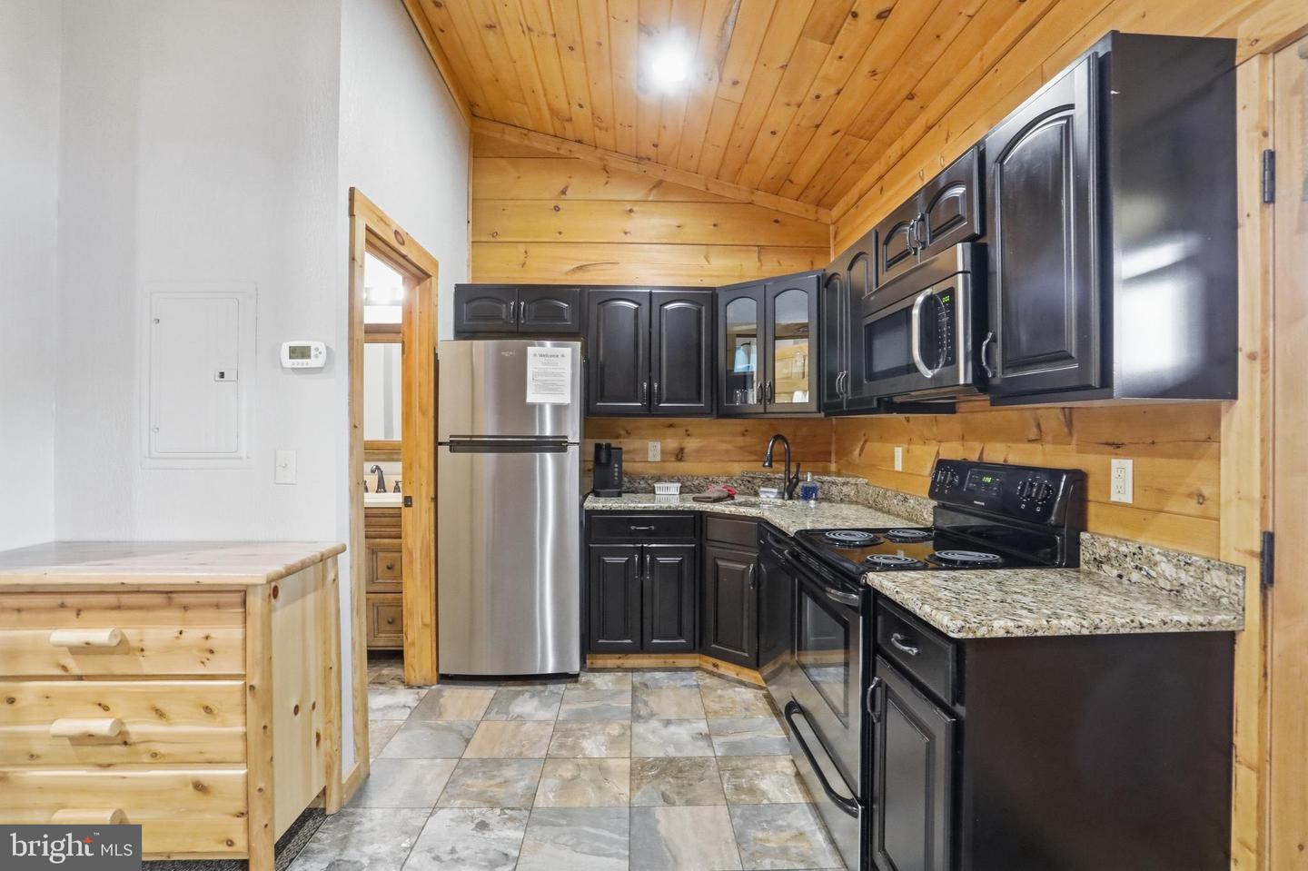 38 Lakeside Village Lane Property Photo 4