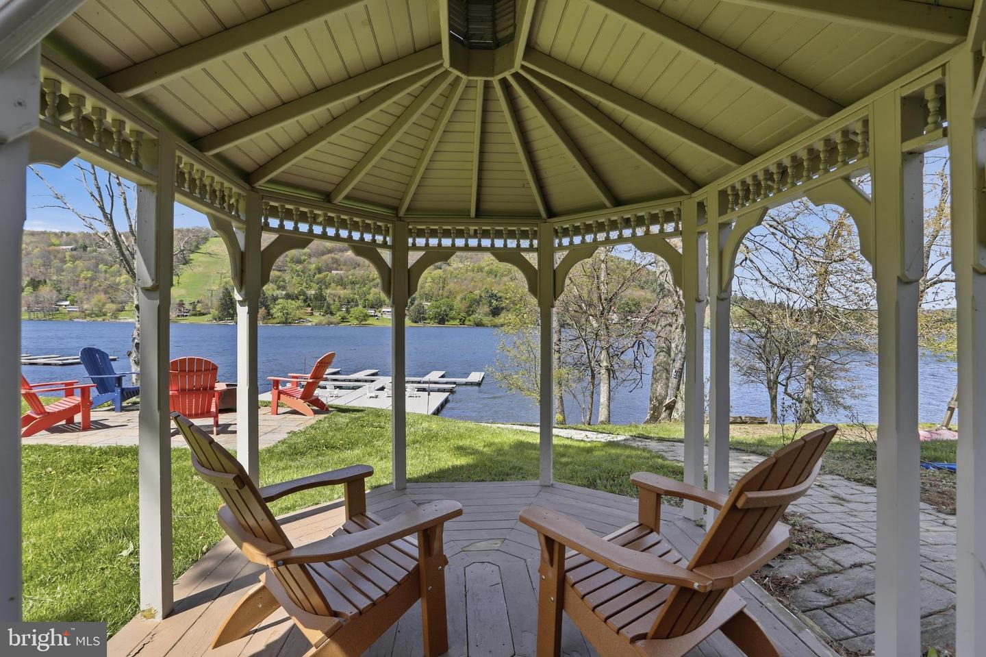 38 Lakeside Village Lane Property Photo 6